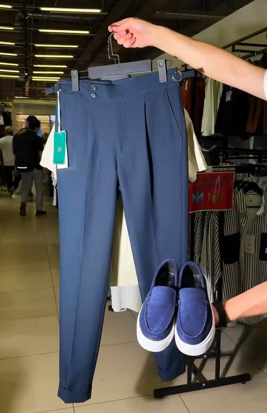 Perfect Combo: T Shirt, Pants & Sneakers& Watch "التركيبة المثالية: قميص، بنطال وأحذية رياضية!" – White & Blue Combo