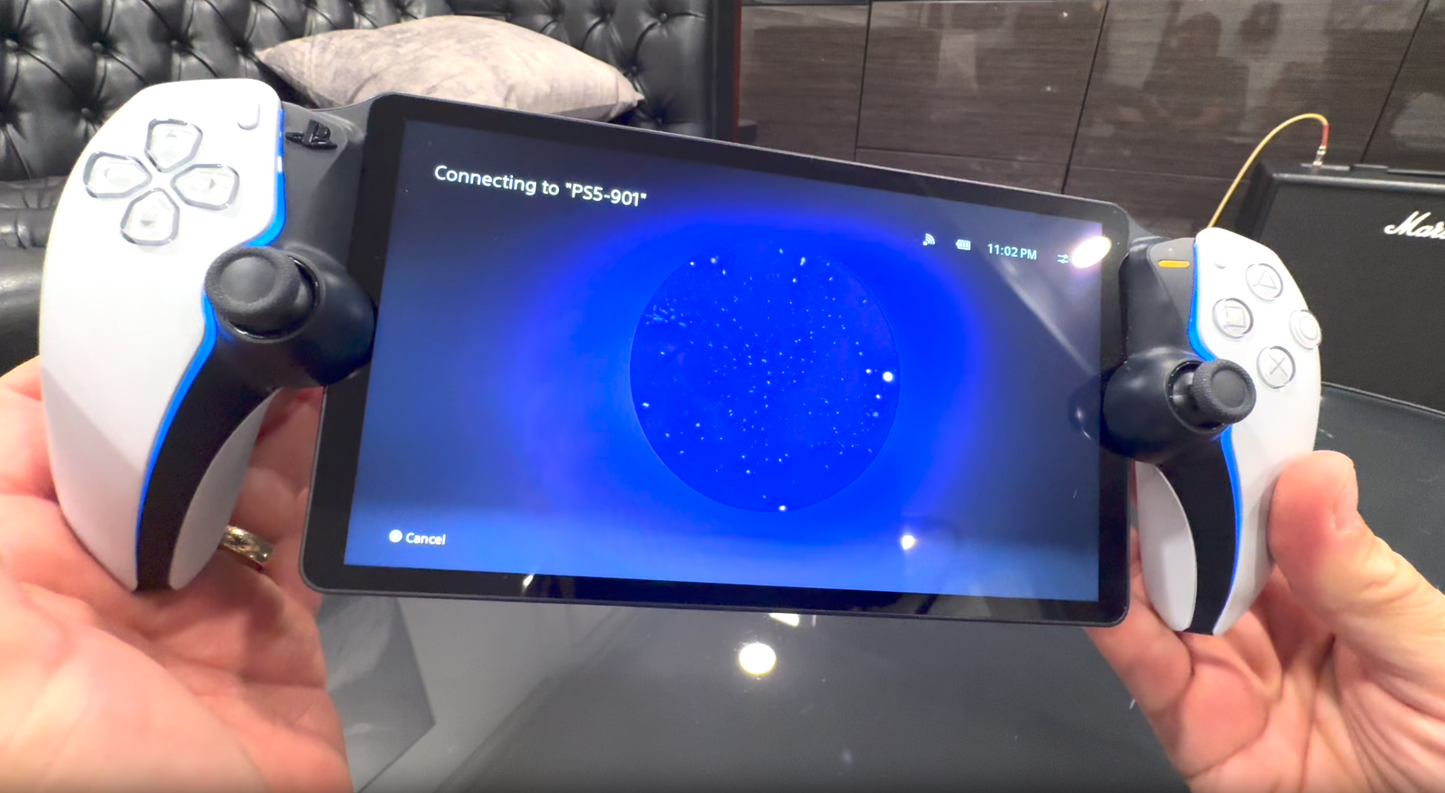 PlayStation Portal Remote Player جهاز ألعاب محمول بشاشة كبيرة مع أذرع تحكم احترافية