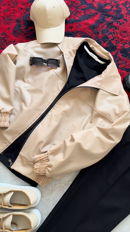 Men’s Beige Jacket Outfit Set with Black Tee, Cap, Sneakers & Accessories | طقم كامل للرجال جاكيت بيج + تيشرت اسود + سنیکرز + کیپ + اکسسریز