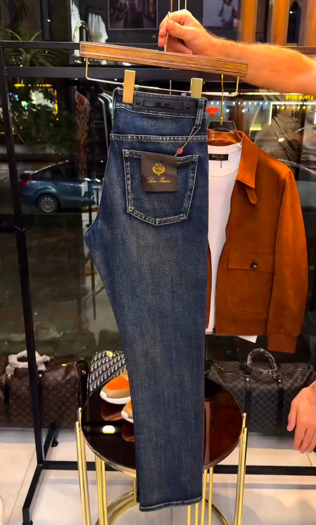Perfect Combo: Shirt, Pant & Sneakers"التركيبة المثالية: قميص، بنطال وأحذية رياضية!" –  Orange&Blue .
