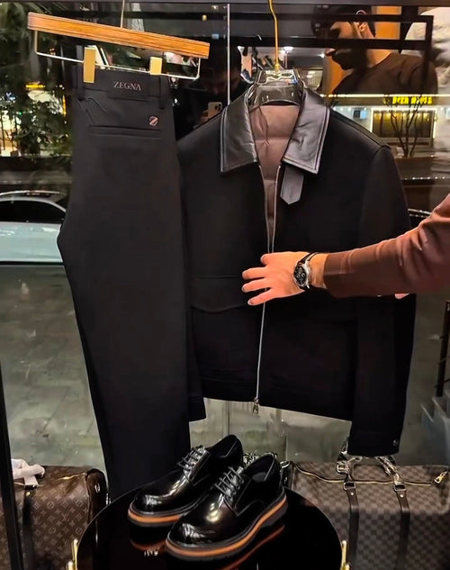 Perfect Combo: Shirt, Pant & Sneakers"التركيبة المثالية: قميص، بنطال وأحذية رياضية!" –  Black Combo .