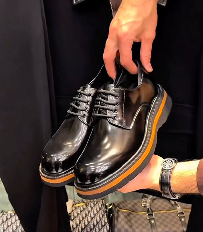 Perfect Combo: Shirt, Pant & Sneakers"التركيبة المثالية: قميص، بنطال وأحذية رياضية!" –  Black Combo .