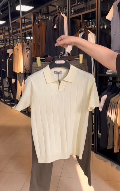 Perfect Combo: Shirt, Pants & Sneakers"التركيبة المثالية: قميص، بنطال وأحذية رياضية!" –  Off-White Color.