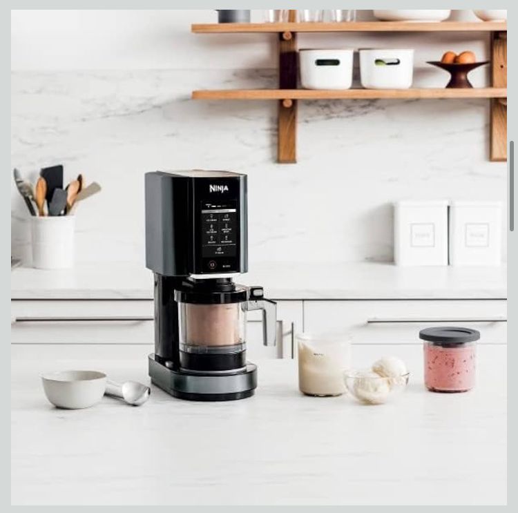 Ninja CREAMi NC301 7-in-1 Ice Cream Maker | Black - نينجا كريمي NC301 صانعة آيس كريم 7 في 1 | أسود**
