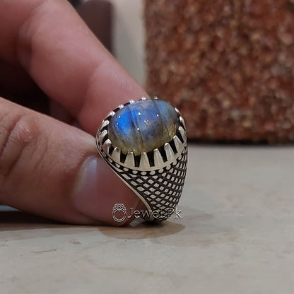 silver-toned mood ring