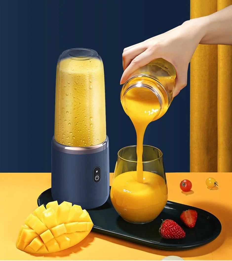 Smoothie blender with extra mug