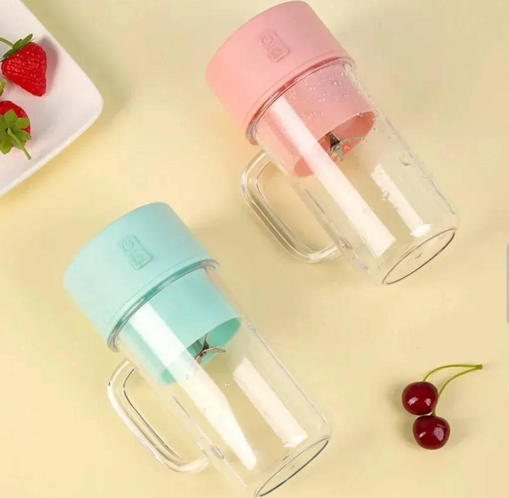Smoothie blender with extra mug